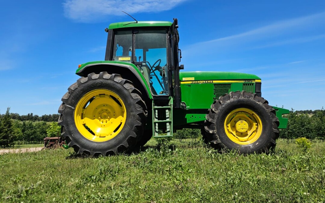 John Deere 6510