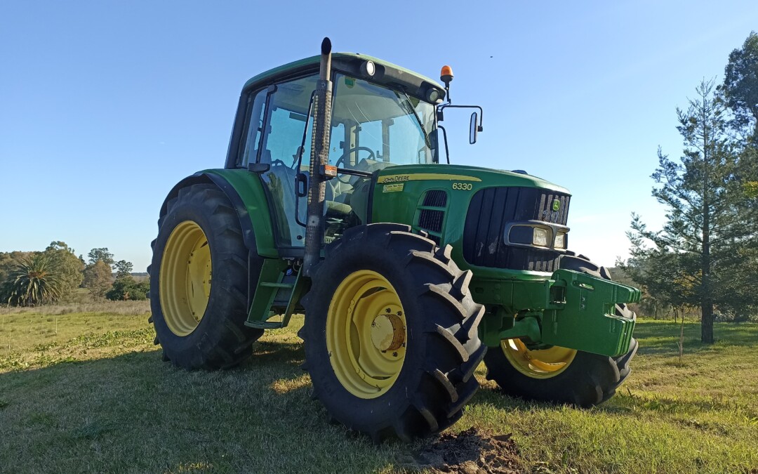 John Deere 6330