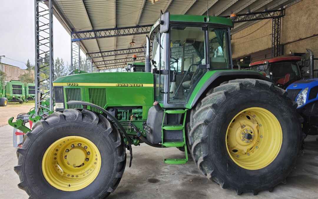 John Deere 7710