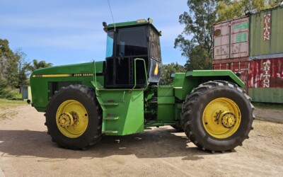 John Deere 8560