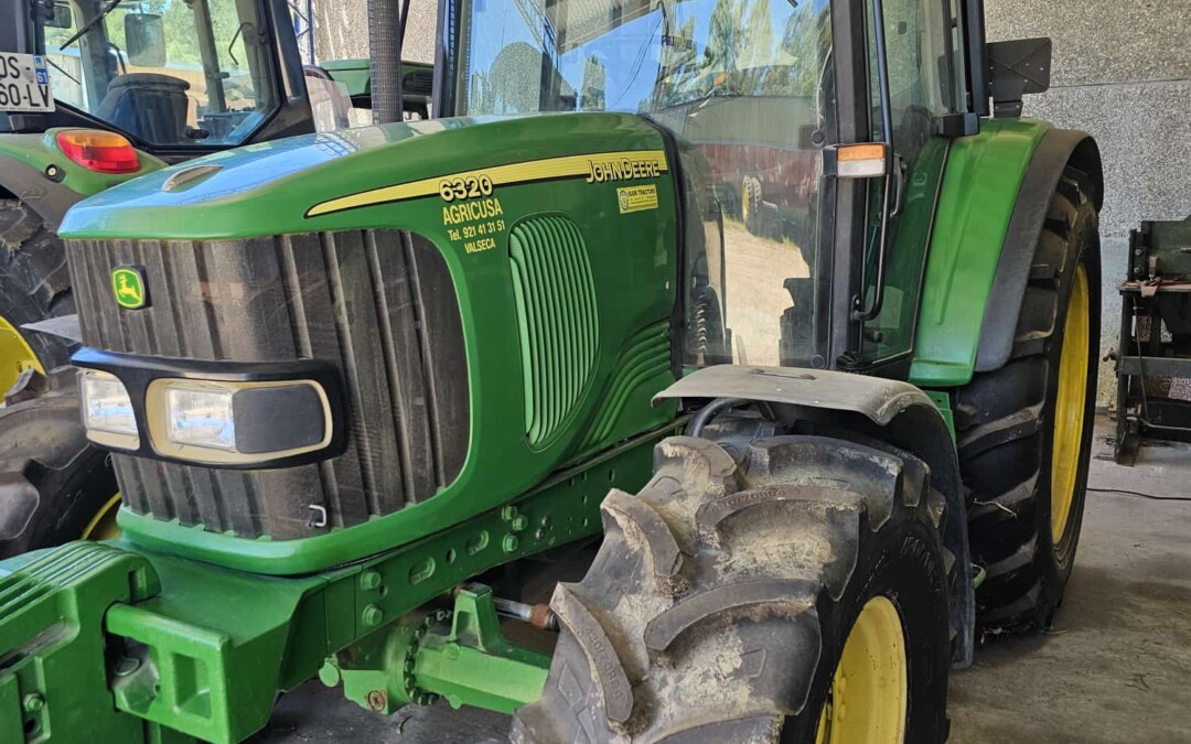 John Deere 6320